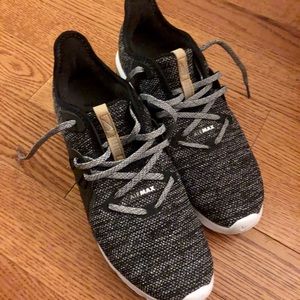 BRAND NEW Nike Air Max